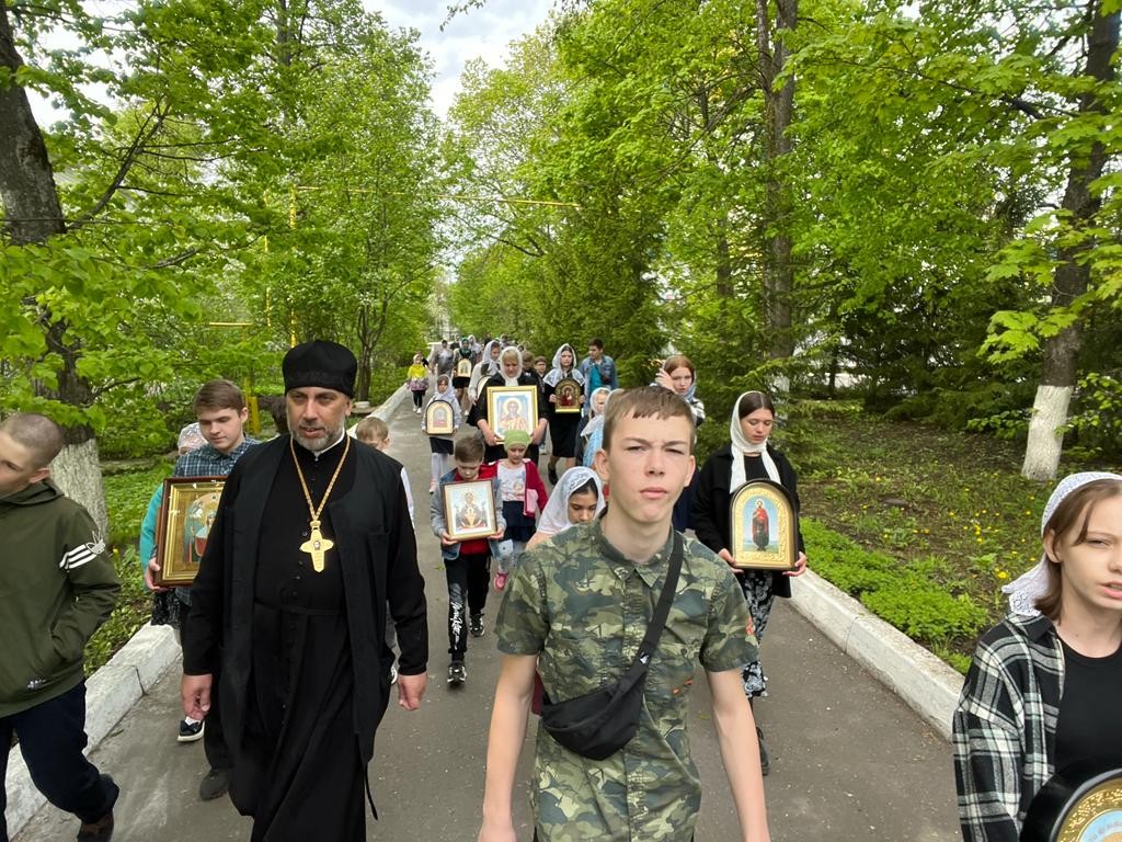 Настоятель храма священник Сергий Иванов совершил паломническую поездку с воспитанниками Воскресной школы по святым местам Мордовии.